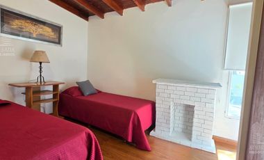 |CASA EN HERMOSA ZONA DE SAN BERNARDO|TERRAZA Y COCHERA CUB| RETASADA