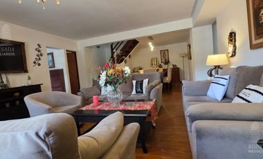 |CASA EN HERMOSA ZONA DE SAN BERNARDO|TERRAZA Y COCHERA CUB| RETASADA