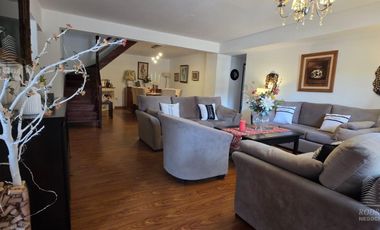 |CASA EN HERMOSA ZONA DE SAN BERNARDO|TERRAZA Y COCHERA CUB| RETASADA