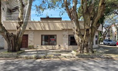 |CASA EN HERMOSA ZONA DE SAN BERNARDO|TERRAZA Y COCHERA CUB| RETASADA