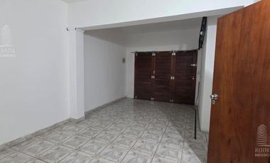 |CASA EN HERMOSA ZONA DE SAN BERNARDO|TERRAZA Y COCHERA CUB| RETASADA