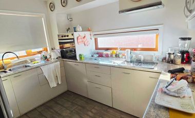 SE VENDE CASA CON GRAN POTENCIAL