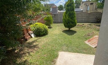 CASA EN VENTA DOS DORMITORIOS  RAUCH