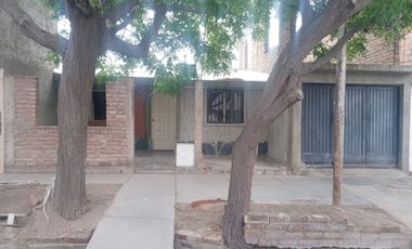 CASA 4 AMBIENTES EN VENTA EN GUAYMALLEN  C/COCHERA