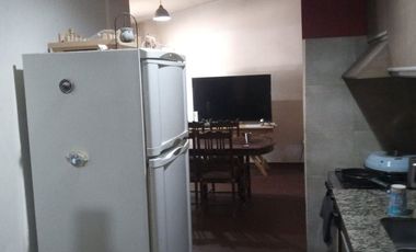 CASA 4 AMBIENTES EN VENTA EN GUAYMALLEN  C/COCHERA