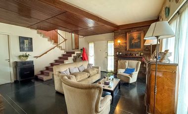 casa amplia 3 plantas en venta ciudad Mendoza