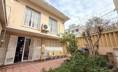 casa amplia 3 plantas en venta ciudad Mendoza