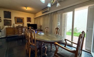 casa amplia 3 plantas en venta ciudad Mendoza