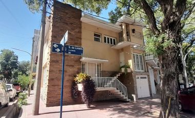 casa amplia 3 plantas en venta ciudad Mendoza