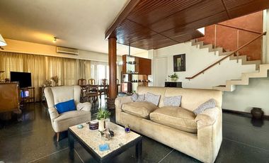 casa amplia 3 plantas en venta ciudad Mendoza