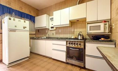 casa amplia 3 plantas en venta ciudad Mendoza
