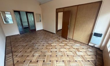 DEPARTAMENTO ALQUILER PATERNAL 6 AMBIENTES BALCON