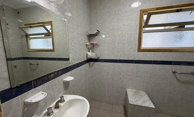 VENTA CASA 4 AMBIENTES CON DOBLE COCHERA CENTRO