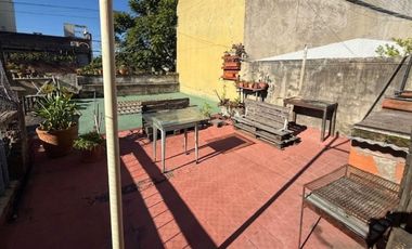 Casa 4 Amb c/ Patio y Terraza en Velez Sarsfield