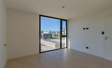 Casa 5 ambientes en Rumencó Joven