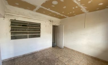 VENTA EN BLOCK 4 DEPTOS DE 2 AMB C/U + GALPÓN