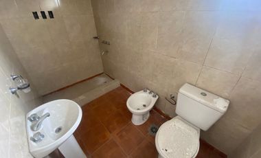 VENTA EN BLOCK 4 DEPTOS DE 2 AMB C/U + GALPÓN