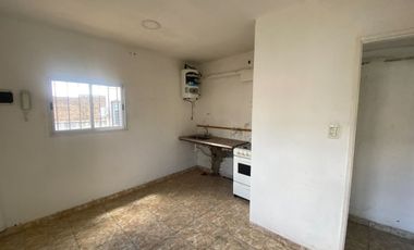 VENTA EN BLOCK 4 DEPTOS DE 2 AMB C/U + GALPÓN