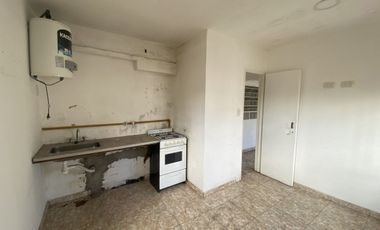 VENTA EN BLOCK 4 DEPTOS DE 2 AMB C/U + GALPÓN