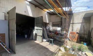 VENTA EN BLOCK 4 DEPTOS DE 2 AMB C/U + GALPÓN