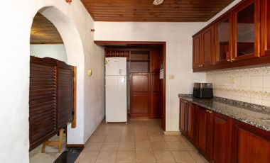 VENTA DE CASA EN HURLINGHAM OPORTUNIDAD!!