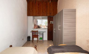 VENTA DE CASA EN HURLINGHAM OPORTUNIDAD!!