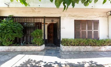 VENTA DE CASA EN HURLINGHAM OPORTUNIDAD!!