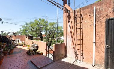 VENTA DE CASA EN HURLINGHAM OPORTUNIDAD!!