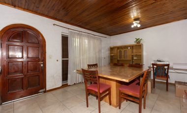 VENTA DE CASA EN HURLINGHAM OPORTUNIDAD!!