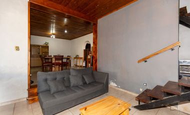 VENTA DE CASA EN HURLINGHAM OPORTUNIDAD!!