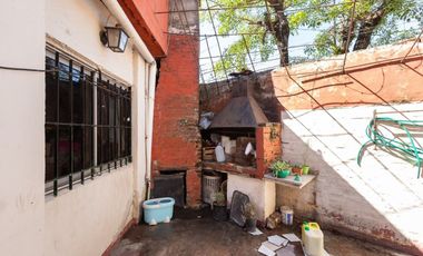 VENTA DE CASA EN HURLINGHAM OPORTUNIDAD!!