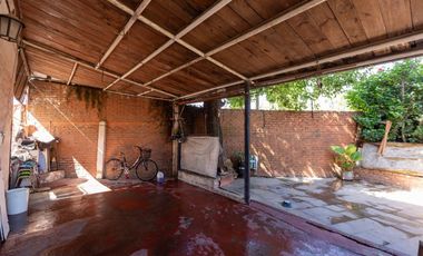 VENTA DE CASA EN HURLINGHAM OPORTUNIDAD!!