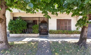 VENTA DE CASA EN HURLINGHAM OPORTUNIDAD!!