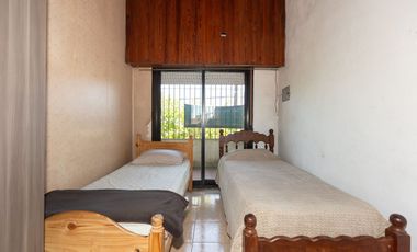 VENTA DE CASA EN HURLINGHAM OPORTUNIDAD!!
