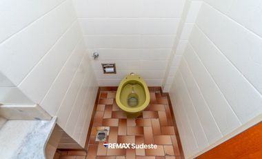 DEPARTAMENTO TIPO DÚPLEX EN EL CENTRO CON COCHERA