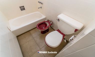 DEPARTAMENTO TIPO DÚPLEX EN EL CENTRO CON COCHERA