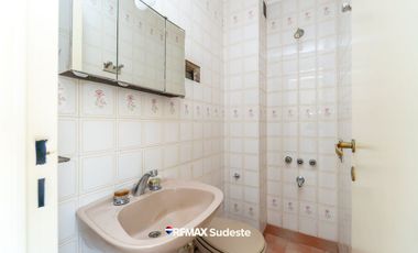 DEPARTAMENTO TIPO DÚPLEX EN EL CENTRO CON COCHERA