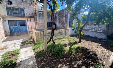 VENTA CASA B. UNIVERSITARIO CON GALPON Y GRAN LOTE