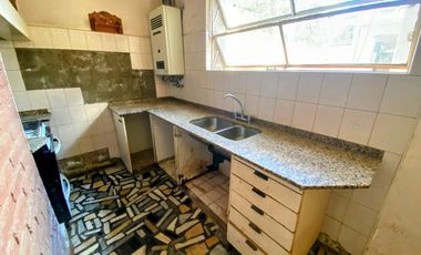 VENTA CASA B. UNIVERSITARIO CON GALPON Y GRAN LOTE
