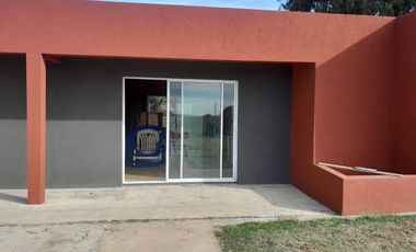 CASA QUINTA CON PILETA Y AMPLIO PARQUE, LA BRAVA
