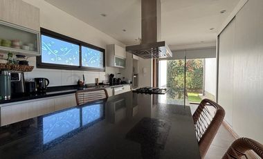 GRAN CASA DE CATEGORÍA EN VENTA Bº LICEO ETAPA 2/3