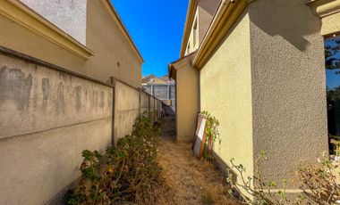 CASA EN ARRIENDO EN VALLE LO CAMPINO