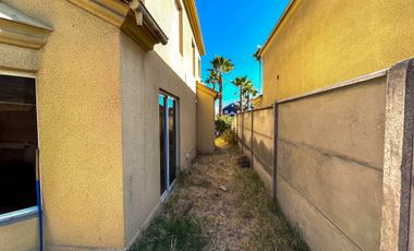 CASA EN ARRIENDO EN VALLE LO CAMPINO