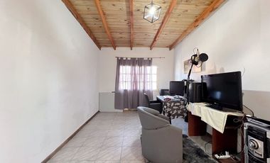VENTA CASA 4 AMB EN BLOCK CON 2 DEPTOS GARAGE