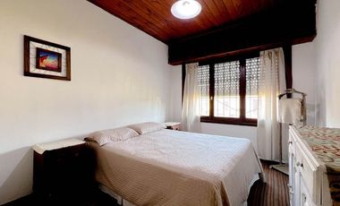 VENTA CASA 4 AMB EN BLOCK CON 2 DEPTOS GARAGE