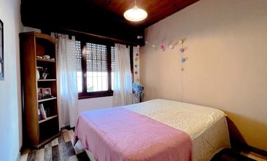 VENTA CASA 4 AMB EN BLOCK CON 2 DEPTOS GARAGE