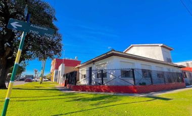 VENTA CASA 4 AMB EN BLOCK CON 2 DEPTOS GARAGE