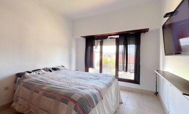 VENTA CASA 4 AMB EN BLOCK CON 2 DEPTOS GARAGE