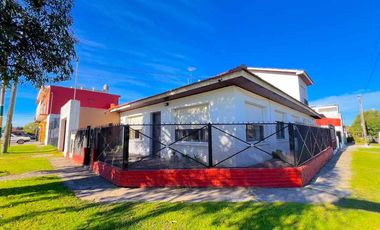 VENTA CASA 4 AMB EN BLOCK CON 2 DEPTOS GARAGE