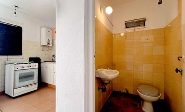 VENTA CASA 4 AMB EN BLOCK CON 2 DEPTOS GARAGE